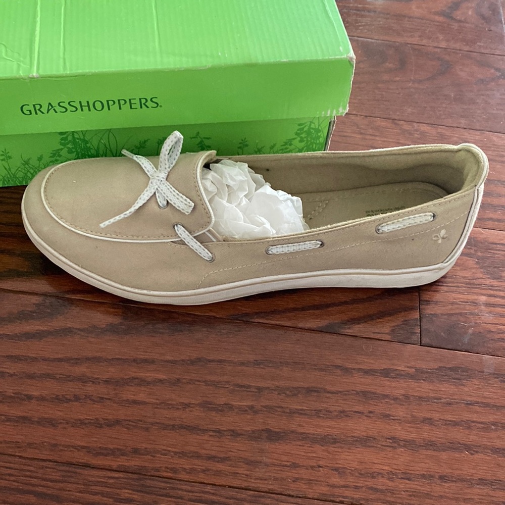 Ten women’s flats